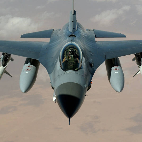 maxhtiko aeroskafos f16